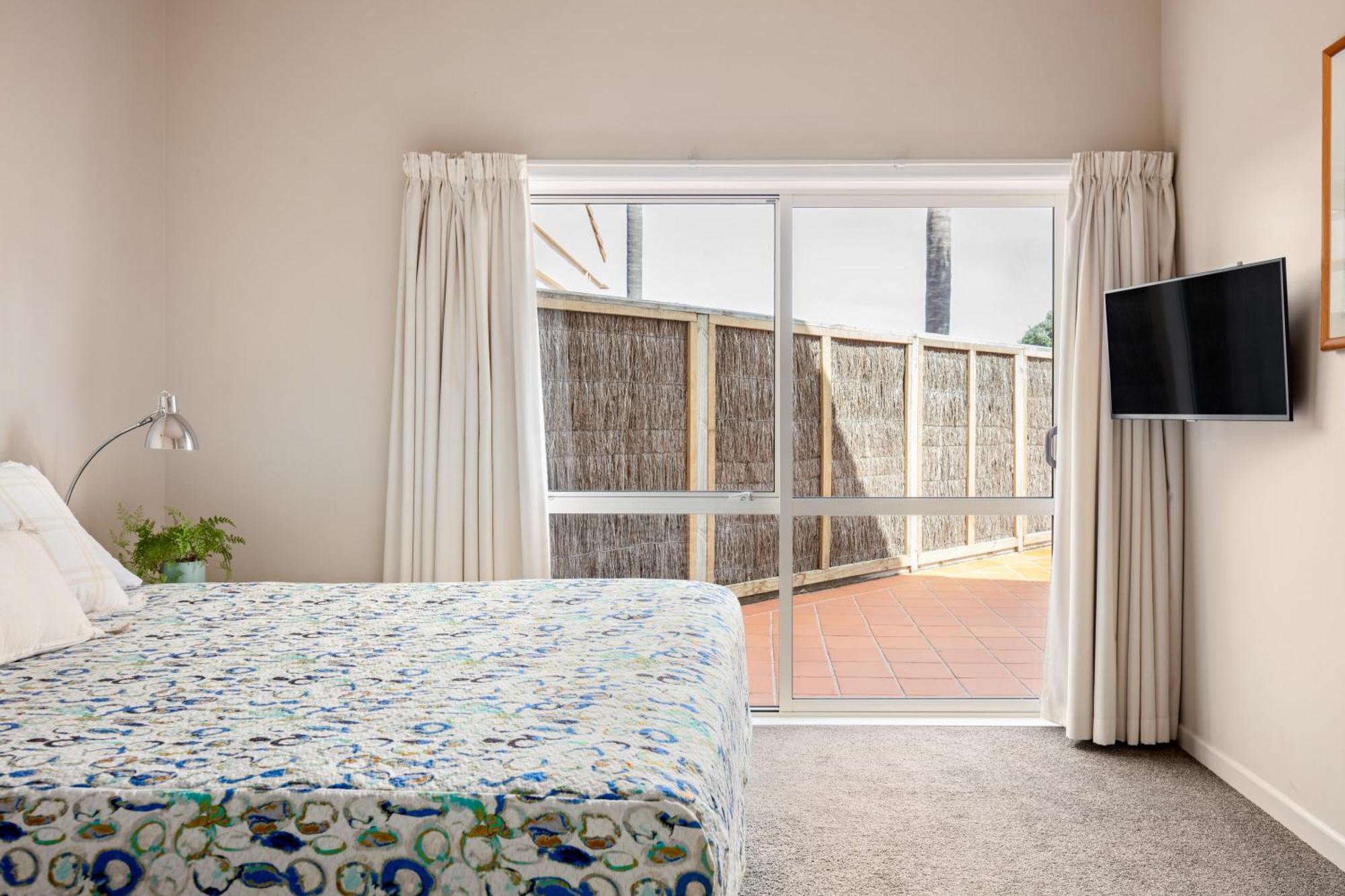 Ocean Beach Motor Lodge Gisborne Exterior photo